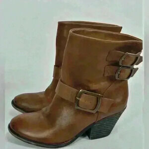 Lucky Brand Western Boot 8.5w Cognac Brown Leather "TOMMIE" Buckles Block Heel